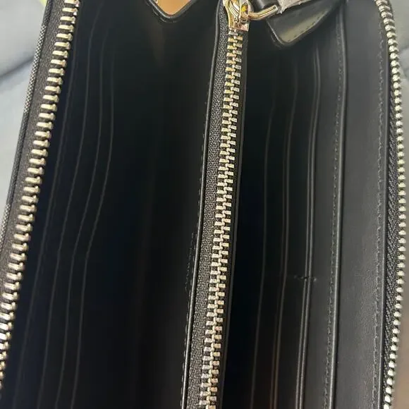 Burberry brand new waterproof wallet with check print - Picture 4 of 5